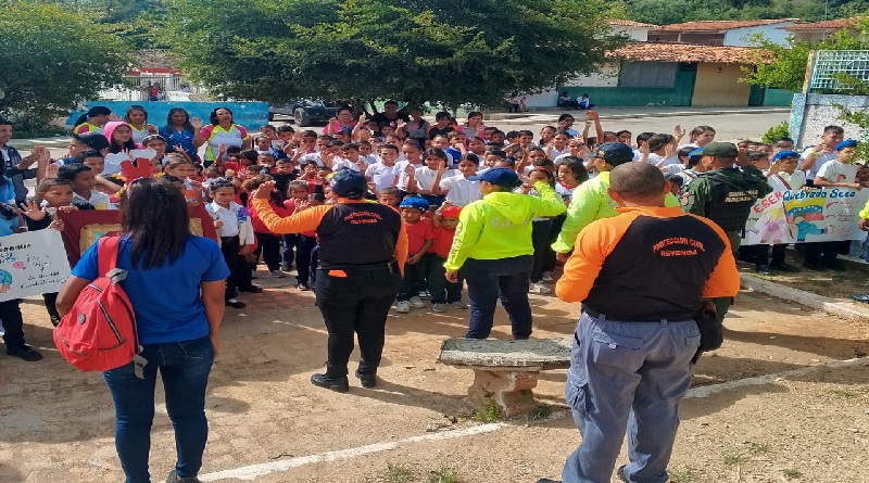 Juramentados estudiantes que conforman Brigadas Escolares en municipio Revenga