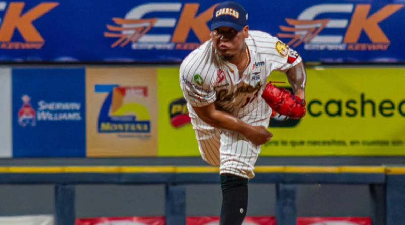 Relevista Jhon Romero endereza el rumbo de Leones del Caracas