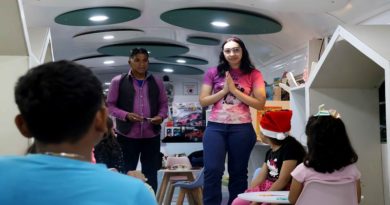 ninos-participan-taller-titeres-paleta-autobus-nancy