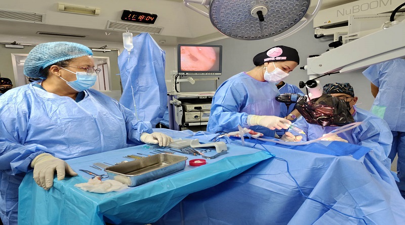 Plan Quirúrgico Nacional coloca implantes auditivos a niños en Valencia