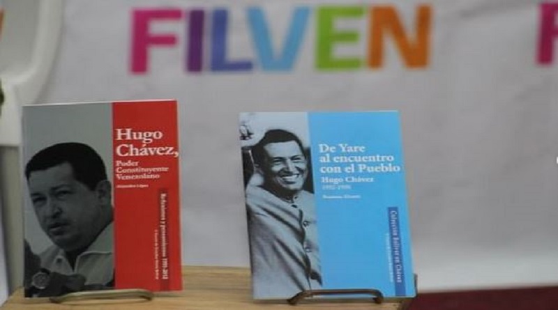Presentan obras literarias de la vida del Comandante Hugo Chávez en Filven La Guaira