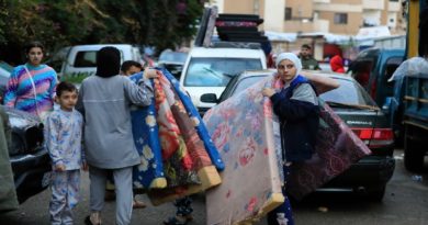 Residentes del Líbano regresan a sus hogares en medio de un alto al fuego con Israel