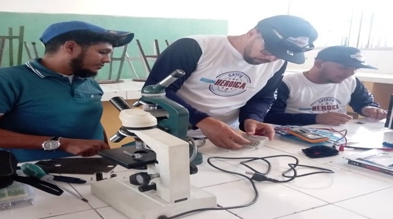 Cayapa Heroica rehabilita microscopios en escuela de Cumaná