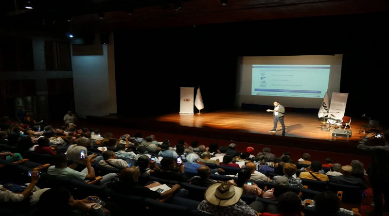 Más de 500 creadores participan en Encuentro de Registro de Propiedad Intelectual