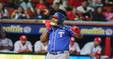 Yasiel Puig se despide de Tiburones de La Guaira