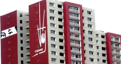 Benefician a familias de Caracas con entrega de viviendas