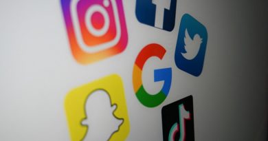 Prohiben uso de pantallas, celulares y redes a menores en Francia