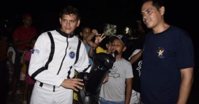 Alumnos de Sucre experimentan con actividades de robótica y astronomía