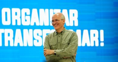 Ricardo Menéndez: Debemos erradicar la expresión capitalista y hacerla humana