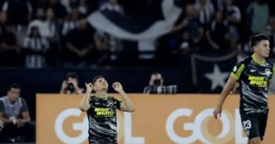 Jefferson Savarino coronó derechazo para el Botafogo en Brasil