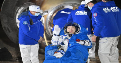 Astronautas chinos regresan a salvo a la Tierra tras intensa estadía espacial
