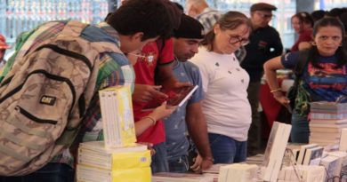Inaugurada la 20.ª Feria del libro en Guárico bajo el lema "Leer transforma"