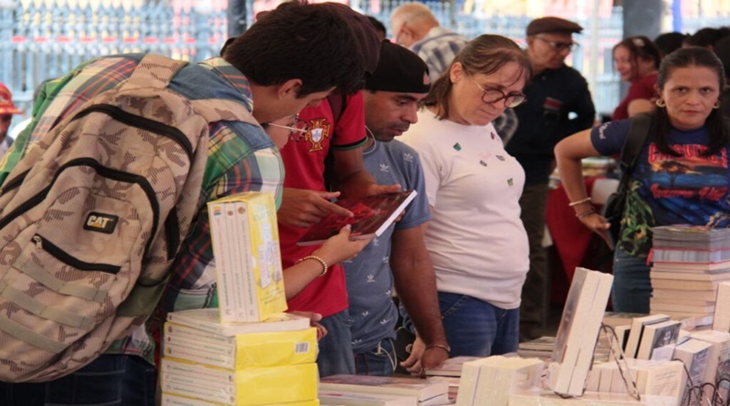 Inaugurada la 20.ª Feria del libro en Guárico bajo el lema "Leer transforma"