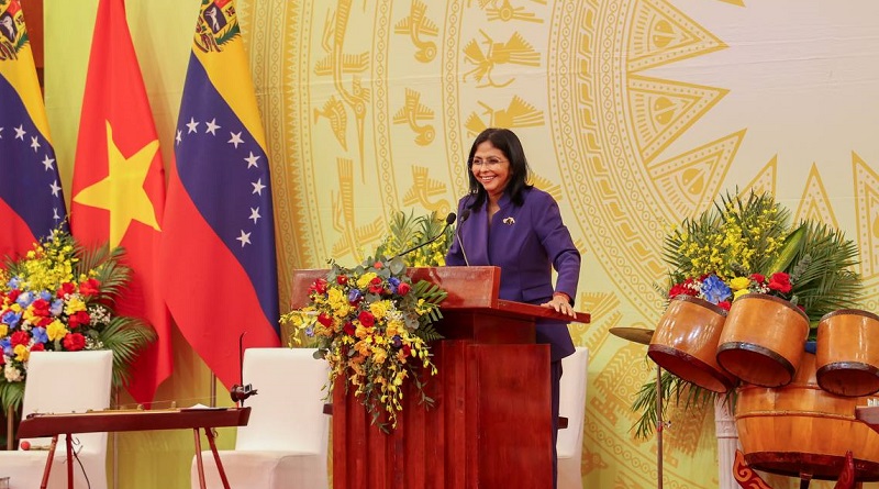 Delcy Rodríguez en Vietnam