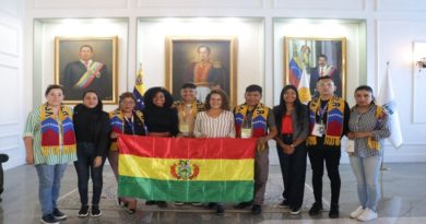 Delegaciónes parlamentarias que participan en el Foro Parlamentario Mundial Antifascista