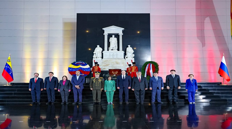 Delegación de Rusia rinde homenaje a Simón Bolívar en el Panteón Nacional