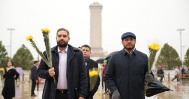 Delegación del PSUV rinde homenaje al legendario dirigente Mao Zedong