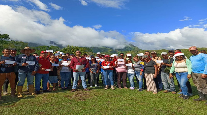 Gobierno Nacional otorga financiamientos a más de 200 caficultores de Cedeño