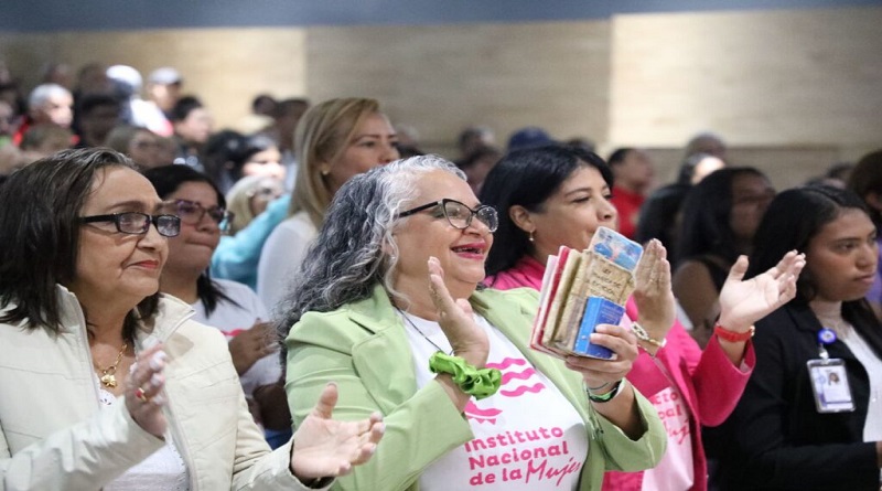 Defensoras de la mujer analizan estrategias para combatir la violencia de género