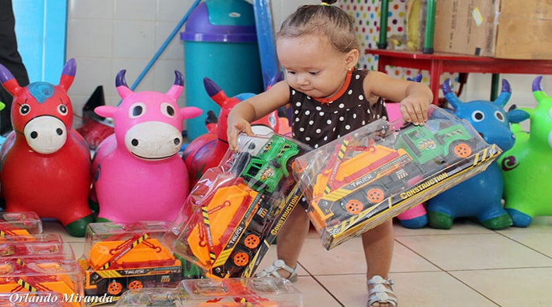 Niños del Hospital Dr. Elías Toro fueron favorecidos con la entrega de juguetes