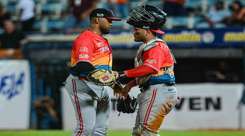 Carlos Narváez deslumbra con su talento en la LVBP