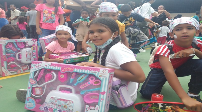 Presidente Maduro inicia envío de regalos a los niños y niñas de Venezuela
