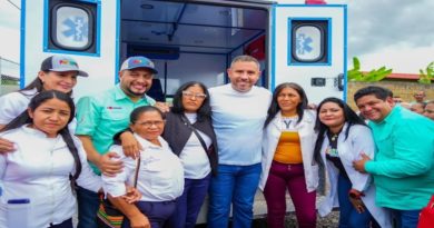 Plan Ayacucho entrega ambulancia número 50 en Anzoátegui