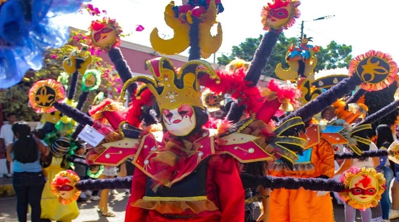 Falcón irradió colorido con la fiesta internacional de Los Locos