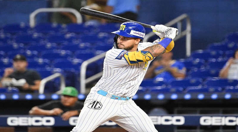 Carlos Rodríguez firma contrato de Ligas Menores con los Bravos de Atlanta