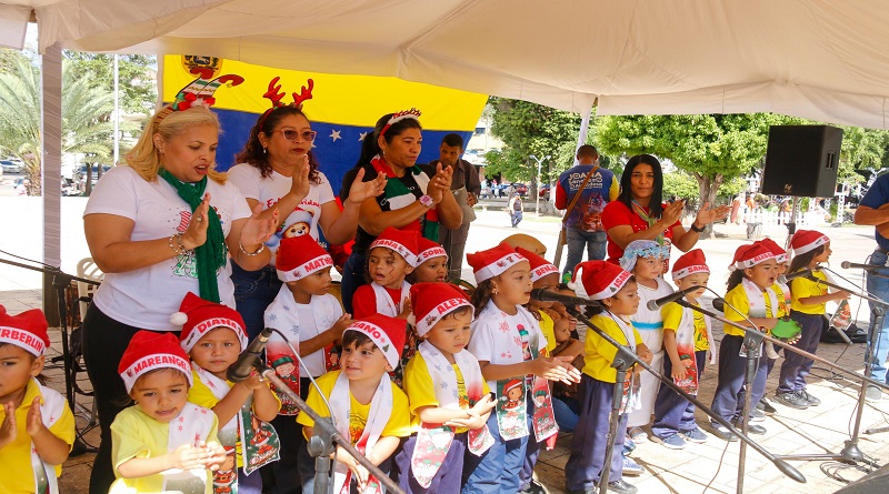 Estudiantes participaron en el IV Festival de Parrandas Escolares Mariño 2024
