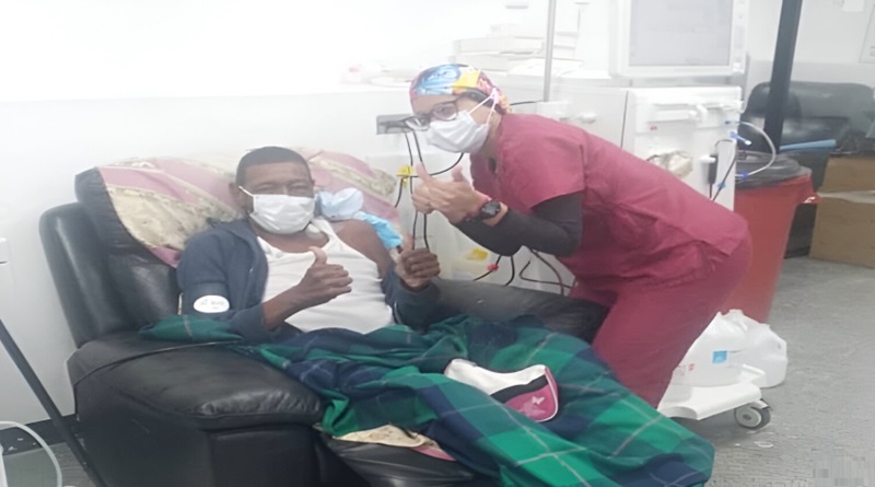 Pacientes renales reciben tratamiento del IVSS en Guarenas