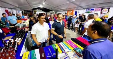 inauguran-primera-expo-feria-navidena-emprendedores-guarico