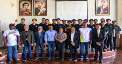 Novena de "Japan Breeze" aterriza en Caracas para duelo histórico en el Monumental