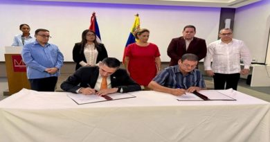 Venezuela y Cuba firman carta de intención para crear alianzas económicas