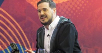Diputado González enfatiza necesidad de crear RR.SS. venezolanas