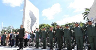 Presidente Maduro lidera acto de salutación de fin de año a la FANB