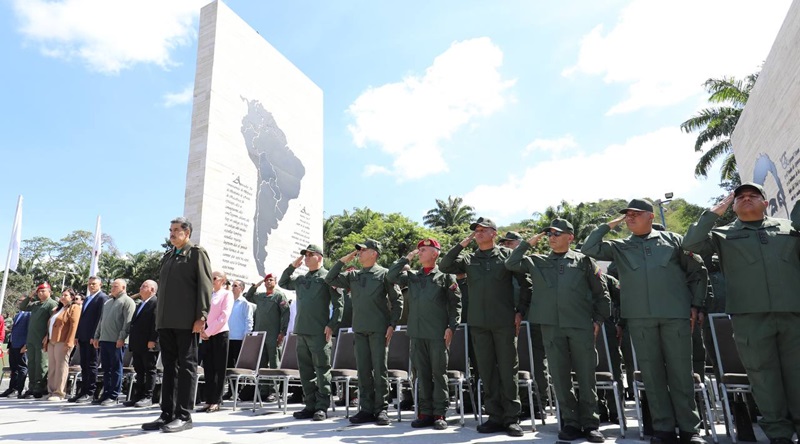 Presidente Maduro lidera acto de salutación de fin de año a la FANB