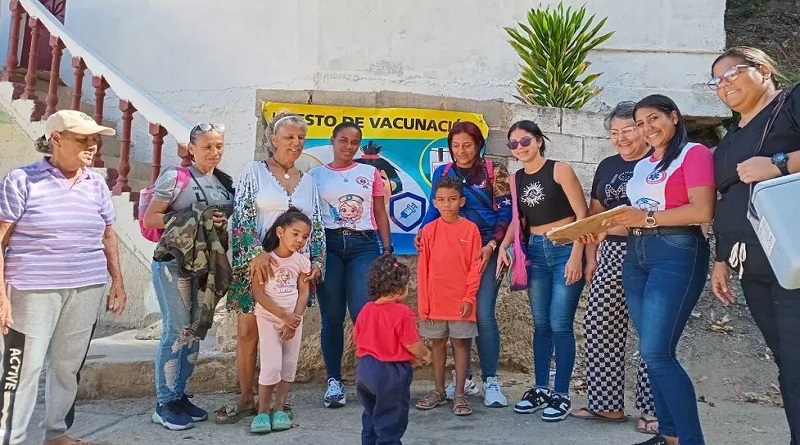 Promueven la salud y el bienestar comunitario con abordaje médico en Cruz de Mayo