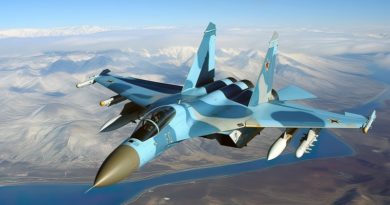Su-35 ruso cubre un ataque aéreo contra posiciones ucranianas