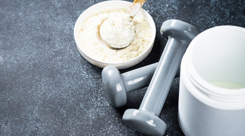 Proteínas para masa muscular contienen cantidades alarmantes de plomo y cadmio