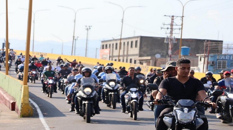 Masiva movilización de motorizados respalda al presidente Maduro el 10-E