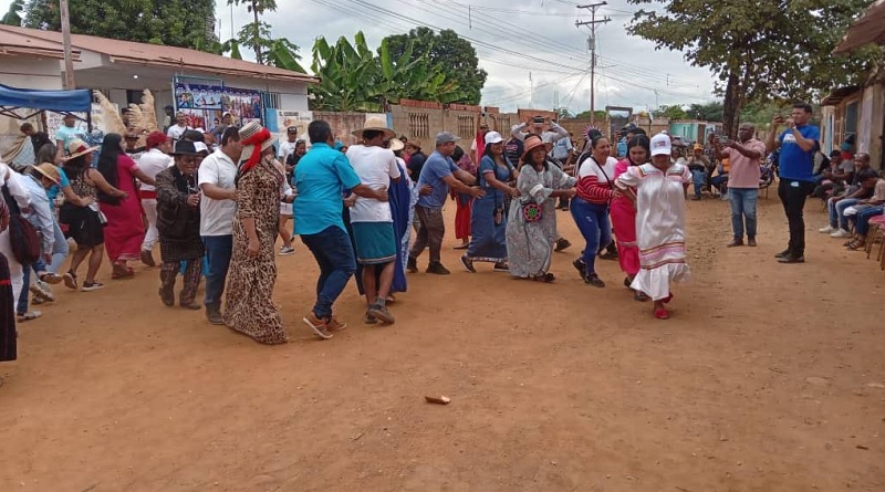 Delegados internacionales conocen identidad cultural indígena desde Paz Castillo