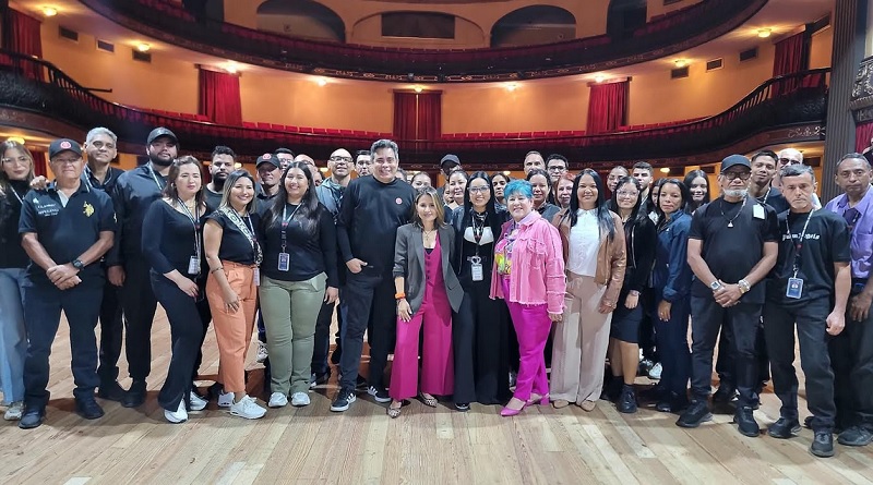 Supervisan trabajos de renovación del Teatro Municipal de Valencia