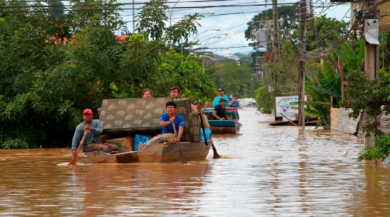 Bolivia bajo emergencia por intensas lluvias en casi todo el país