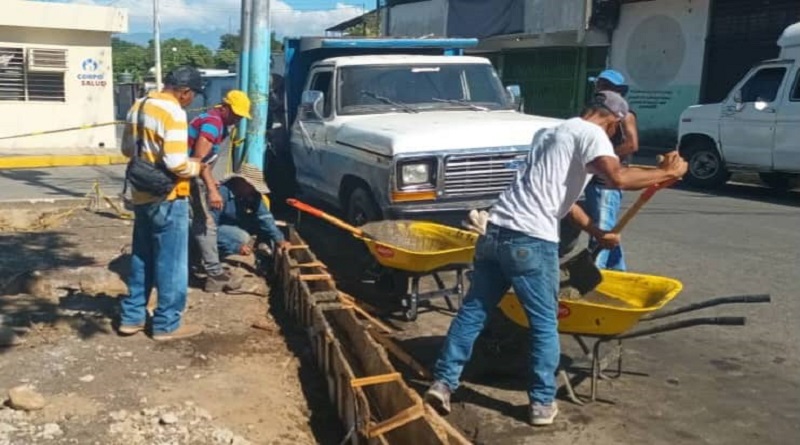 avanzan-trabajos-reconstruccion-modernizacion-plaza-bolivar-zuata