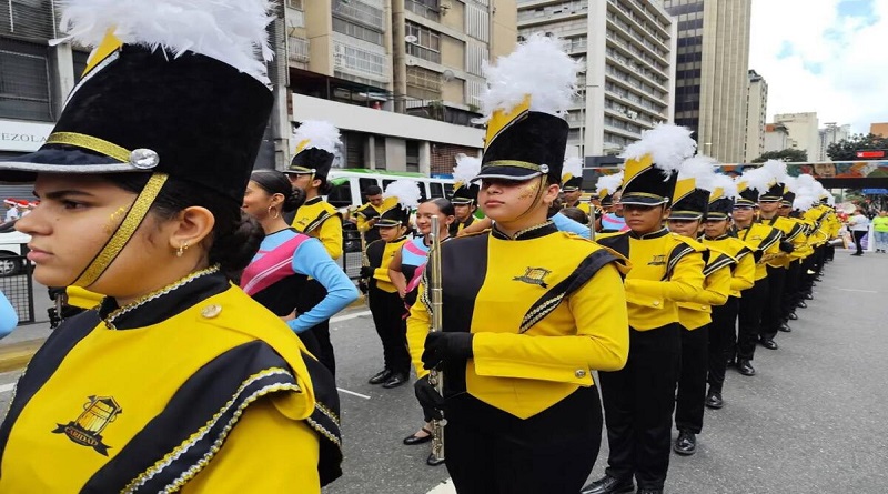 banda-senora-caridad-mencion-honorifica-desfile-bandas