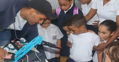 Niños de Tucacas aprenden sobre maniobras cibernéticas con talleres de formación