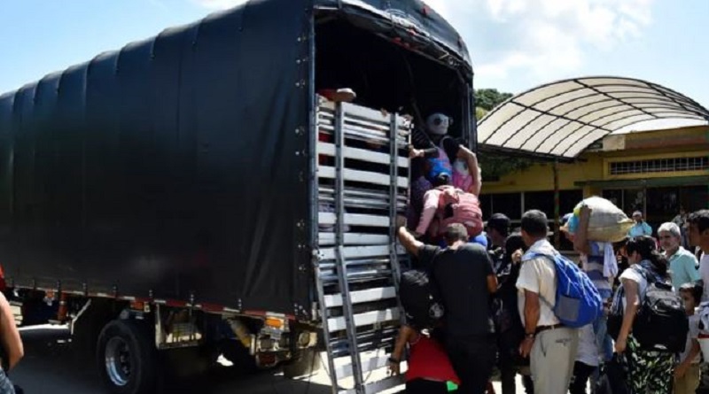 Venezuela brinda atención humanitaria a desplazados colombianos
