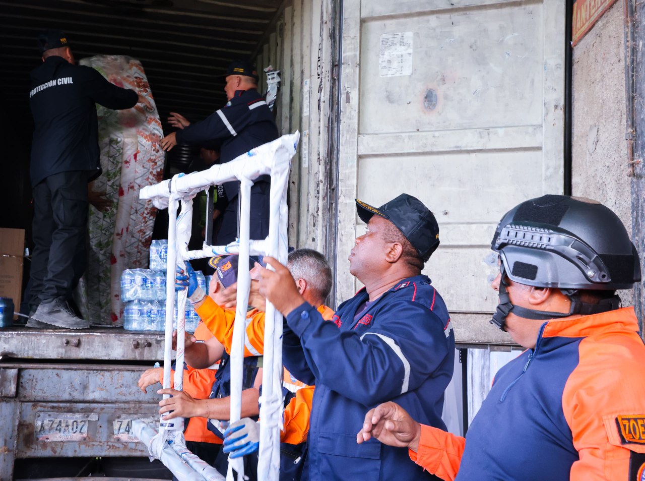 Gobierno Bolivariano envía ayuda humanitaria a desplazados colombianos