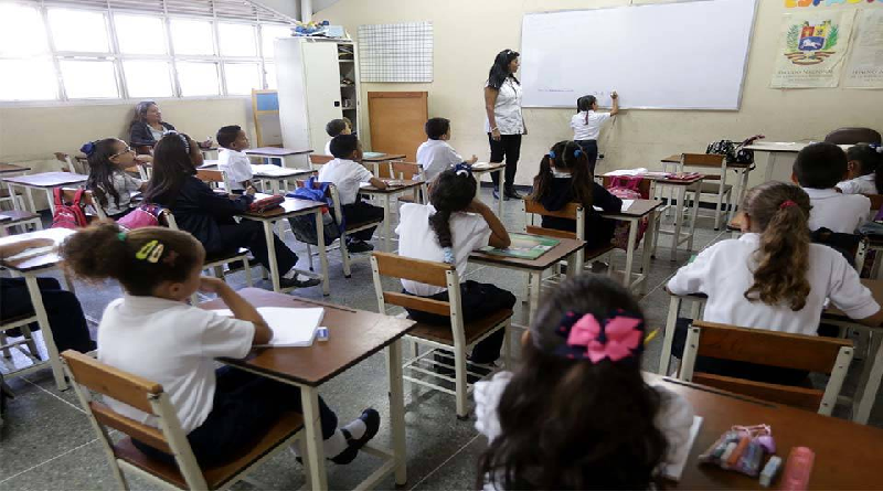 Ministerio de Educación se despliega para captar nuevos alumnos a matrícula escolar